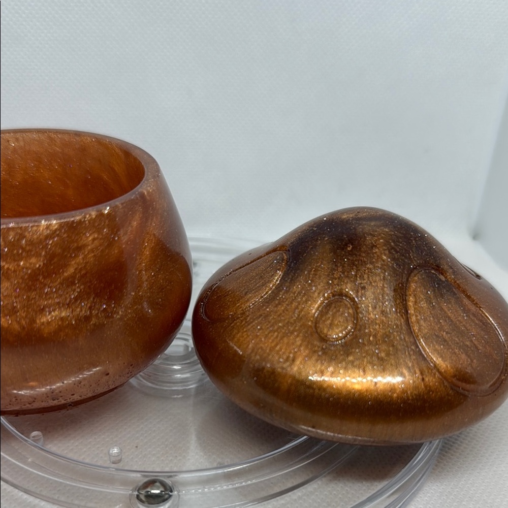 Shimmering Brown Resin Mushroom jar - Picture 7 of 9
